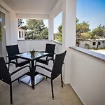 Mica Apartamento Vrsi
