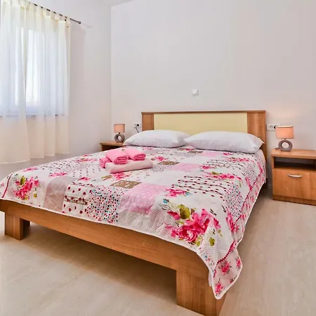 Apartamento Mica Vrsi