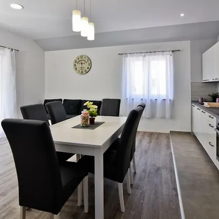 Mica Apartamento Vrsi